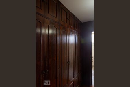 Apartamento à venda com 330m², 4 quartos e 2 vagas Apartamento à venda com 330m², 4 quartos e 2 vagasCloset da Suíte