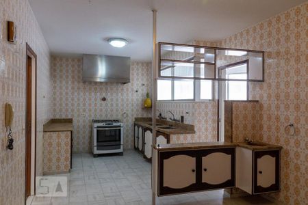 Apartamento à venda com 330m², 4 quartos e 2 vagas Apartamento à venda com 330m², 4 quartos e 2 vagasCozinha