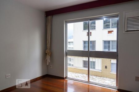 Apartamento à venda com 330m², 4 quartos e 2 vagas Apartamento à venda com 330m², 4 quartos e 2 vagasQuarto 2