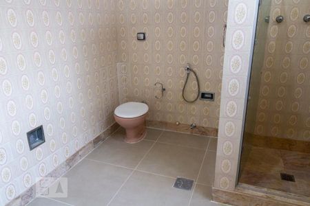 Apartamento à venda com 330m², 4 quartos e 2 vagas Apartamento à venda com 330m², 4 quartos e 2 vagasBanheiro Social