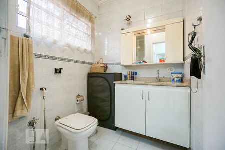 Casa de condomínio para alugar com 100m², 3 quartos e 2 vagas Casa de condomínio para alugar com 100m², 3 quartos e 2 vagasBanheiro social