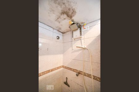 Casa de condomínio para alugar com 100m², 3 quartos e 2 vagas Casa de condomínio para alugar com 100m², 3 quartos e 2 vagasChuveiro e torneiras