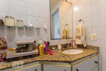 Apartamento à venda com 96m², 3 quartos e 1 vaga Apartamento à venda com 96m², 3 quartos e 1 vagaBanheiro da Suíte