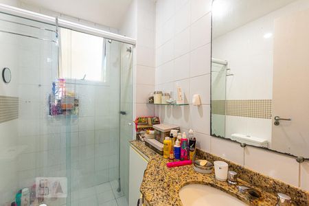 Apartamento à venda com 96m², 3 quartos e 1 vaga Apartamento à venda com 96m², 3 quartos e 1 vagaBanheiro da Suíte
