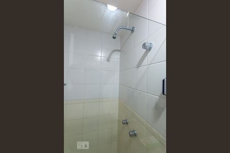 Apartamento à venda com 96m², 3 quartos e 1 vaga Apartamento à venda com 96m², 3 quartos e 1 vagaBanheiro Social