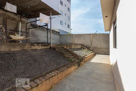 Casa à venda com 185m², 3 quartos e 1 vaga Casa à venda com 185m², 3 quartos e 1 vagaQuintal