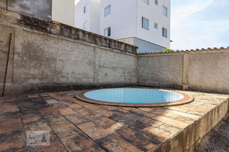 Casa à venda com 185m², 3 quartos e 1 vaga Casa à venda com 185m², 3 quartos e 1 vagaPiscina