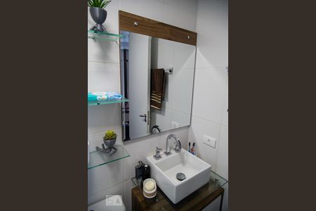 Apartamento à venda com 53m², 2 quartos e 1 vaga Apartamento à venda com 53m², 2 quartos e 1 vagaBanheiro