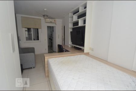 Sala de kitnet/studio à venda com 1 quarto, 30m² em Copacabana, Rio de Janeiro