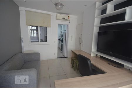 Sala de kitnet/studio à venda com 1 quarto, 30m² em Copacabana, Rio de Janeiro