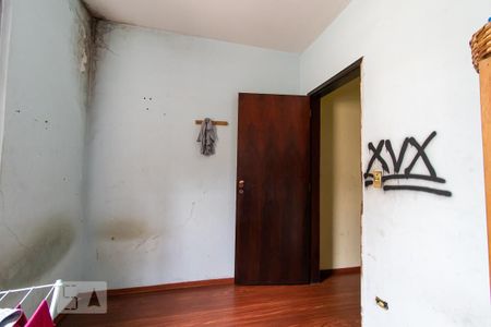 Casa à venda com 250m², 4 quartos e 3 vagas Casa à venda com 250m², 4 quartos e 3 vagasQuarto 4