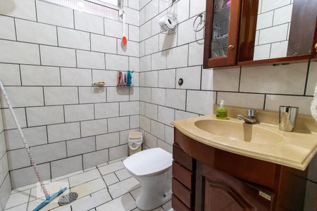 Casa à venda com 250m², 4 quartos e 3 vagas Casa à venda com 250m², 4 quartos e 3 vagasBanheiro 3