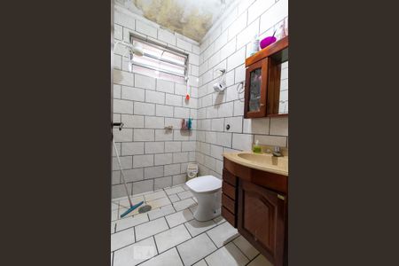 Casa à venda com 250m², 4 quartos e 3 vagas Casa à venda com 250m², 4 quartos e 3 vagasBanheiro 3