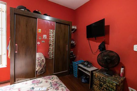 Casa à venda com 250m², 4 quartos e 3 vagas Casa à venda com 250m², 4 quartos e 3 vagasQuarto 2