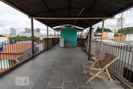 Casa à venda com 250m², 4 quartos e 3 vagas Casa à venda com 250m², 4 quartos e 3 vagasVaranda