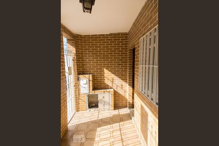 Casa à venda com 200m², 2 quartos e 1 vaga Casa à venda com 200m², 2 quartos e 1 vagaQuintal