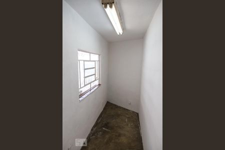 Casa à venda com 200m², 2 quartos e 1 vaga Casa à venda com 200m², 2 quartos e 1 vagaHome Office / Closet