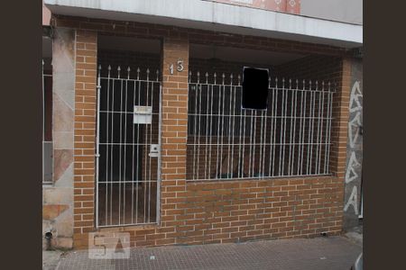 Casa à venda com 200m², 2 quartos e 1 vaga Casa à venda com 200m², 2 quartos e 1 vagaFachada