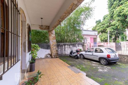 Casa à venda com 200m², 6 quartos e 5 vagas Casa à venda com 200m², 6 quartos e 5 vagasÁrea comum