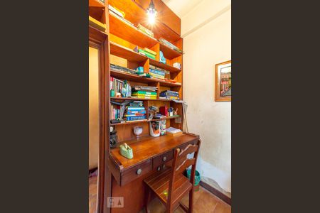 Casa à venda com 200m², 6 quartos e 5 vagas Casa à venda com 200m², 6 quartos e 5 vagasCasa 1 - Escritório