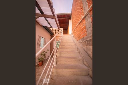 Casa à venda com 165m², 3 quartos e 2 vagasescada fundos