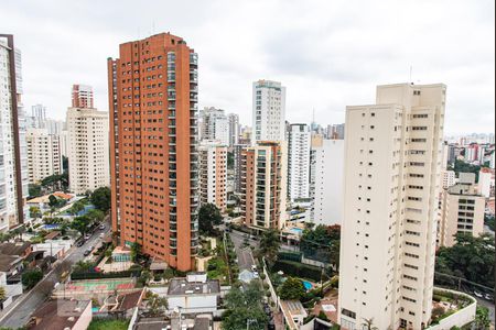 Apartamento à venda com 227m², 4 quartos e 4 vagas Apartamento à venda com 227m², 4 quartos e 4 vagasVista da suíte 4