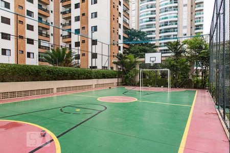 Apartamento à venda com 227m², 4 quartos e 4 vagas Apartamento à venda com 227m², 4 quartos e 4 vagasQuadra poliesportiva