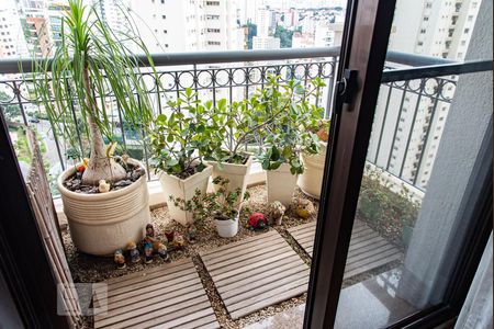 Apartamento à venda com 227m², 4 quartos e 4 vagas Apartamento à venda com 227m², 4 quartos e 4 vagasVaranda da suíte 2