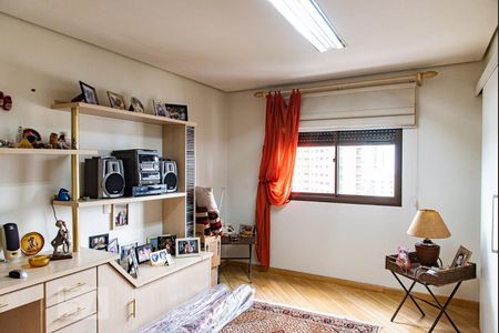 Apartamento à venda com 227m², 4 quartos e 4 vagas Apartamento à venda com 227m², 4 quartos e 4 vagasSuíte 4