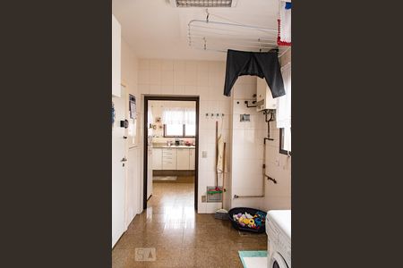 Apartamento à venda com 227m², 4 quartos e 4 vagas Apartamento à venda com 227m², 4 quartos e 4 vagasÁrea de serviço