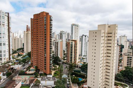 Apartamento à venda com 227m², 4 quartos e 4 vagas Apartamento à venda com 227m², 4 quartos e 4 vagasVista da suíte 2