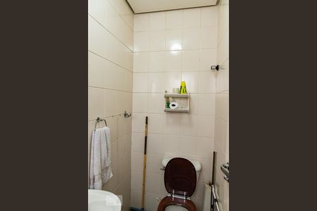 Apartamento à venda com 227m², 4 quartos e 4 vagas Apartamento à venda com 227m², 4 quartos e 4 vagasBanheiro de serviço