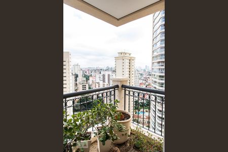 Apartamento à venda com 227m², 4 quartos e 4 vagas Apartamento à venda com 227m², 4 quartos e 4 vagasVaranda da suíte 2