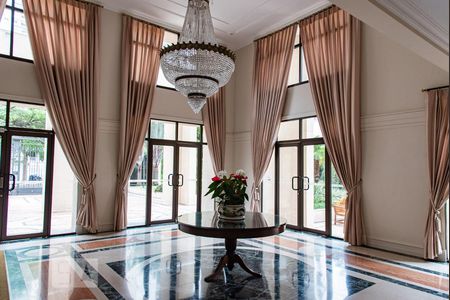 Apartamento à venda com 227m², 4 quartos e 4 vagas Apartamento à venda com 227m², 4 quartos e 4 vagasHall de entrada