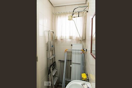 Apartamento à venda com 227m², 4 quartos e 4 vagas Apartamento à venda com 227m², 4 quartos e 4 vagasBanheiro de serviço