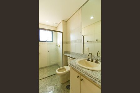 Apartamento à venda com 257m², 4 quartos e 6 vagasBanheiro Suíte 2