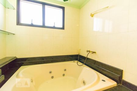 Apartamento à venda com 257m², 4 quartos e 6 vagasBanheiro Suíte 4