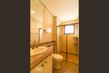 Apartamento à venda com 257m², 4 quartos e 6 vagasBanheiro Suíte 3