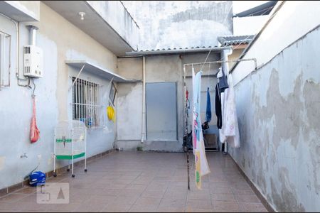 Casa à venda com 224m², 2 quartos e 3 vagas Casa à venda com 224m², 2 quartos e 3 vagasquintal