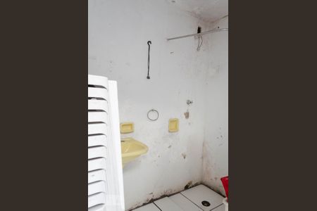 Casa à venda com 224m², 2 quartos e 3 vagas Casa à venda com 224m², 2 quartos e 3 vagasbanheiro salão