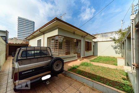 Casa à venda com 380m², 2 quartos e 8 vagas Casa à venda com 380m², 2 quartos e 8 vagasÁrea Externa
