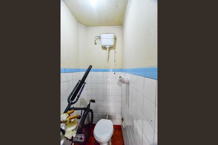 Casa à venda com 99m², 2 quartos e 1 vaga Casa à venda com 99m², 2 quartos e 1 vagaBanheiro de Serviço