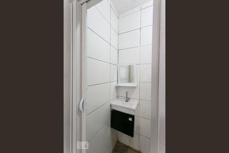 Banheiro de kitnet/studio para alugar com 1 quarto, 20m² em Jardim Anália Franco, São Paulo