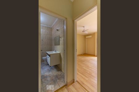 Corredor  de casa de condomínio à venda com 2 quartos, 115m² em Guaiaúna, São Paulo