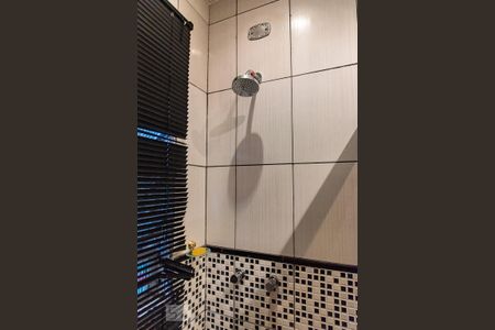 Casa à venda com 400m², 3 quartos e 2 vagas Casa à venda com 400m², 3 quartos e 2 vagasChuveiro