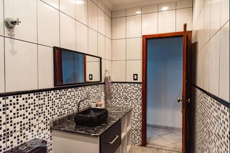 Casa à venda com 400m², 3 quartos e 2 vagas Casa à venda com 400m², 3 quartos e 2 vagasBanheiro