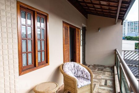 Casa à venda com 400m², 3 quartos e 2 vagas Casa à venda com 400m², 3 quartos e 2 vagasVaranda da suíte 1