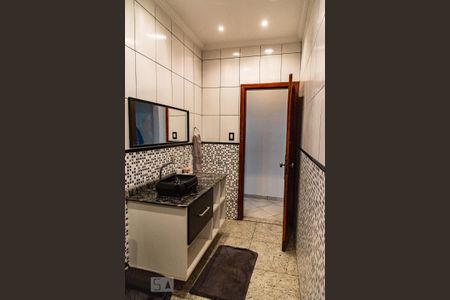 Casa à venda com 400m², 3 quartos e 2 vagas Casa à venda com 400m², 3 quartos e 2 vagasBanheiro