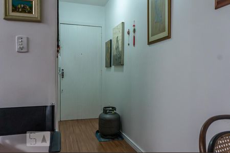 Apartamento à venda com 75m², 2 quartos e 1 vaga Apartamento à venda com 75m², 2 quartos e 1 vagaSala