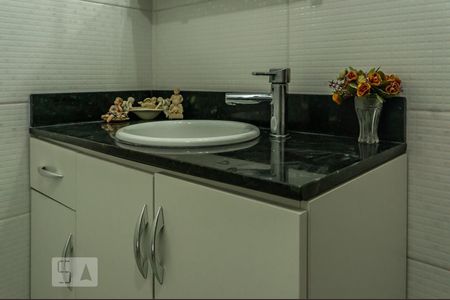 Apartamento à venda com 75m², 2 quartos e 1 vaga Apartamento à venda com 75m², 2 quartos e 1 vagaBanheiro